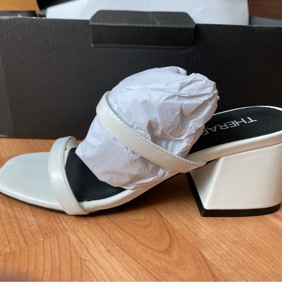 New Princess Polly Therapy White Slide Chunky Heels - New In Packaging (Size 5) - Picture 3 of 8